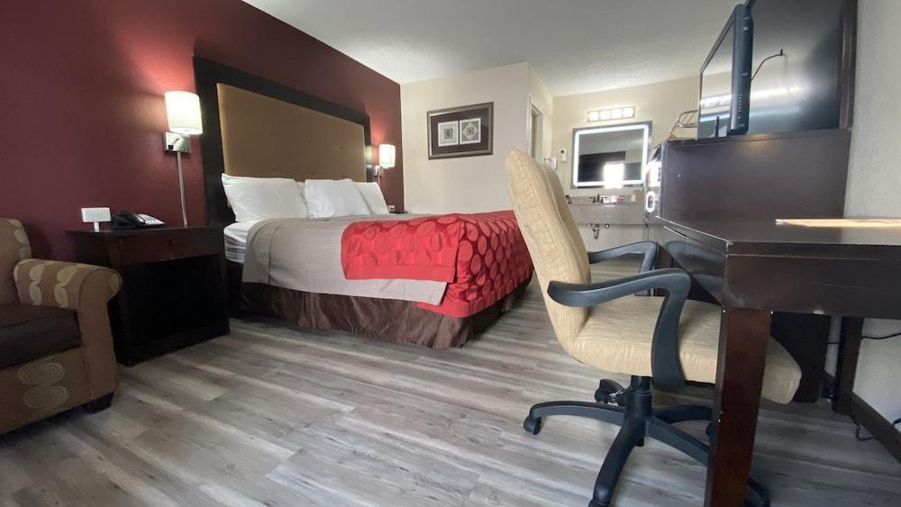 Ramada By Wyndham Harrisonburg Motel Exterior photo